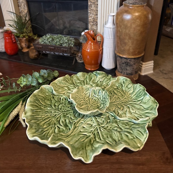 14” x 12” Vintage Majolica Cabbage Leaf Serving Plate With Attached Bowl - Picture 1 of 4